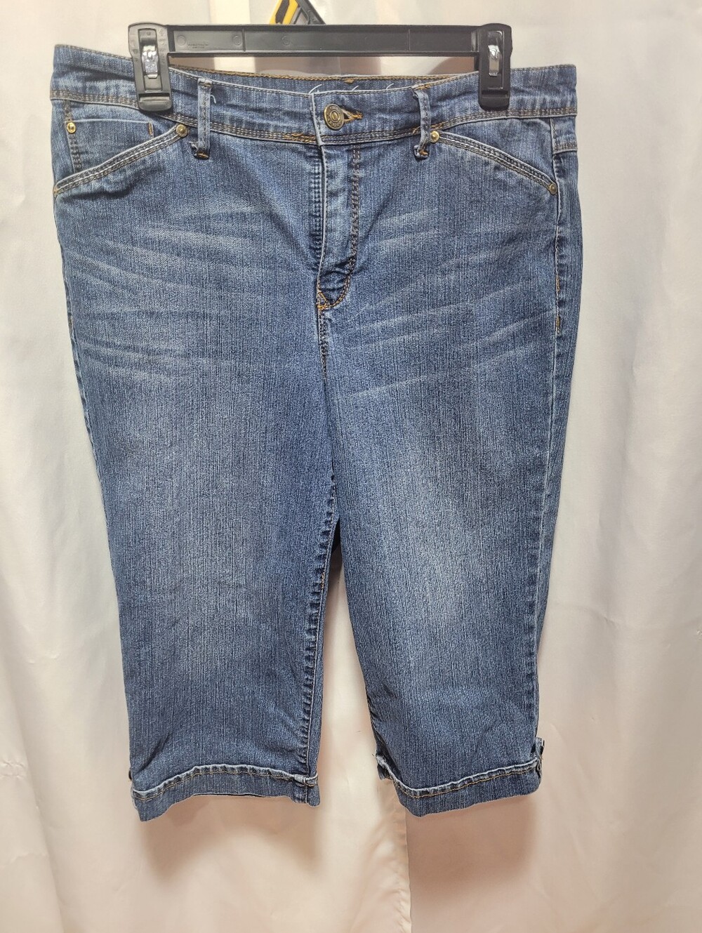 Gloria Vanderbilt Blue Denim Cropped Capri Jeans